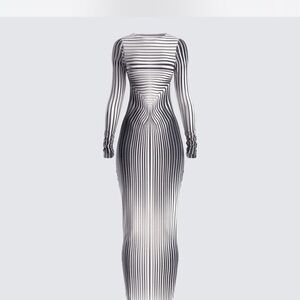 Chic Monochrome Striped Long Sleeve Dress